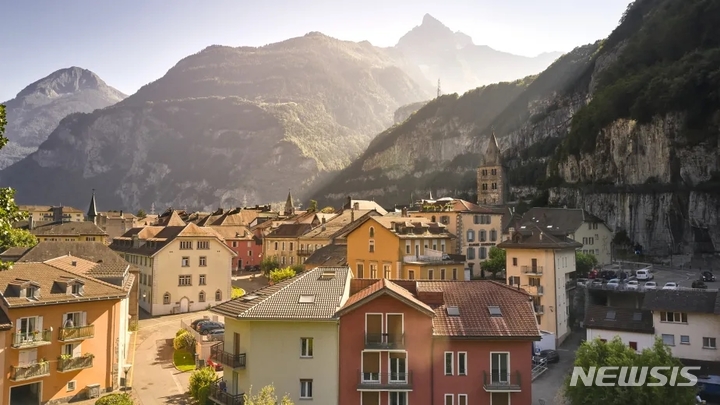 [서울=뉴시스] 생모리스(Saint-Maurice). (사진=스위스정부관광청 홈페이지) 2023.03.05. photo@newsis.com *재판매 및 DB 금지