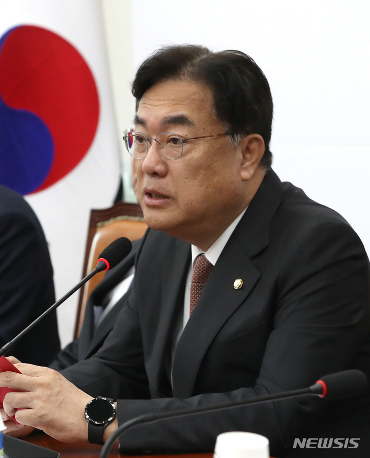 [서울=뉴시스] 전진환 기자 = 정진석 국민의힘 비상대책위원장이 6일 오전 서울 여의도 국회에서 열린 비상대책위원회의에서 발언하고 있다. 2022.03.06. amin2@newsis.com
