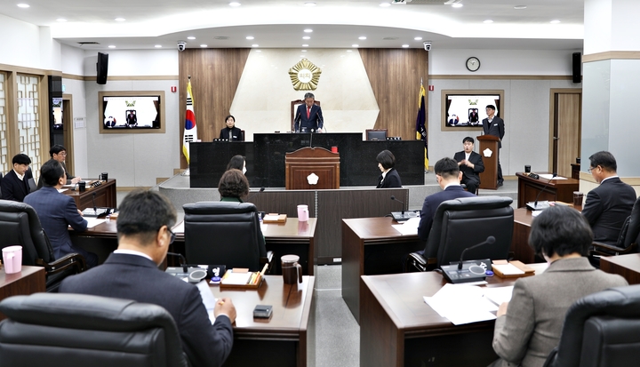 [괴산=뉴시스] 본회의. (사진=괴산군의회 제공) photo@newsis.com *재판매 및 DB 금지