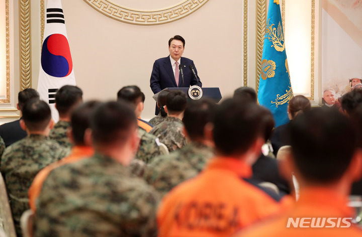 [서울=뉴시스] 전신 기자 = 윤석열 대통령이 7일 청와대 영빈관에서 열린 튀르키예 지진 대응 대한민국 해외긴급구호대 격려 오찬에서 발언하고 있다. 2023.03.07. photo1006@newsis.com