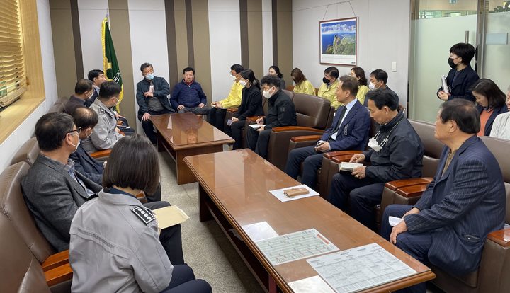 [순창=뉴시스] 9일 전라북도 자치경찰위원회 주관으로 전북경찰청, 경찰서, 군청, 선관위, 농협 등 관계자들이 참석한 가운데 관계기관 1차 회의를 가지고 있다. 2023.03.09 *재판매 및 DB 금지