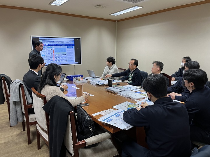 통합관리센터 구축 관련 회의 진행 모습. (사진=한전KDN 제공) *재판매 및 DB 금지