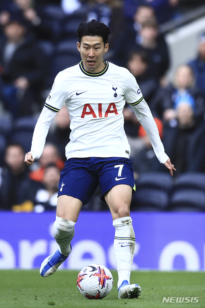 [런던=AP/뉴시스]토트넘의 손흥민 