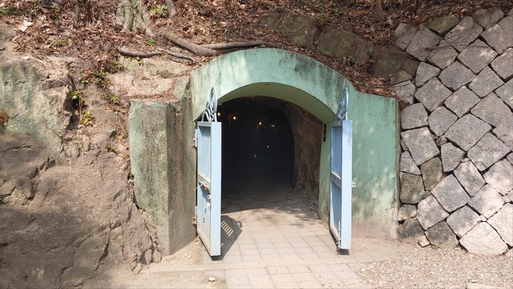 목포 근대역사관 1관 뒤편의 방공호. 박주연 기자 photo@newsis.com *재판매 및 DB 금지
