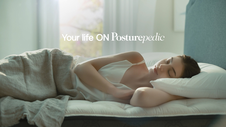 [서울=뉴시스] 씰리침대 2023 TV 광고 '유어 라이프 온 씰리' 장면. (사진=씰리침대 제공) 2023.03.13. photo@newsis.com *재판매 및 DB 금지