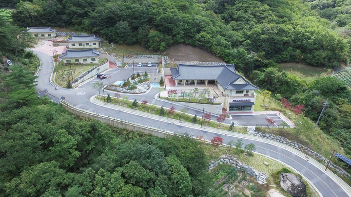  *재판매 및 DB 금지