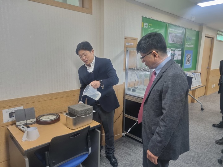 경남조달청장, 혁신시제품 지정업체 현장방문 *재판매 및 DB 금지