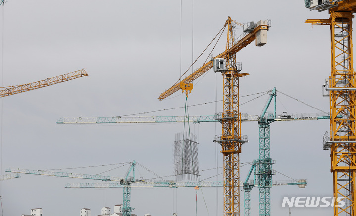 "집 못 팔면 부도"…'미분양'에 몸단 건설업계 줄도산 '위기' - 뉴시스