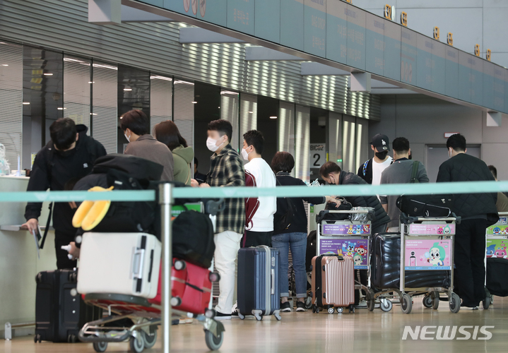 여행업계, 인력난에 '몸살'…"상대적 박봉에 인력 유출까지"
