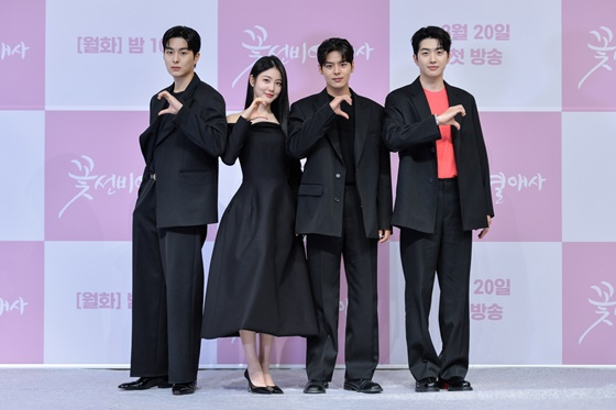 왼쪽부터 정건주, 신예은, 려운, 강훈.