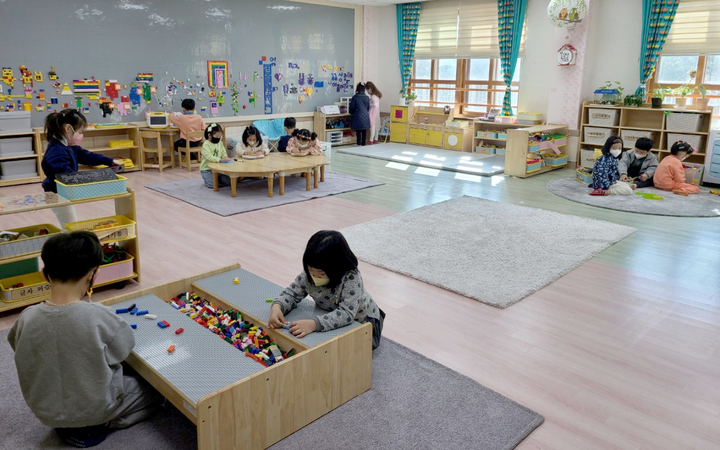 [광주=뉴시스] 류형근 기자 = 광주시교육청은 맞벌이 가정 육아 부담을 줄이기 위해 오전·저녁돌봄유치원을 확대한다고 15일 밝혔다. (사진=광주시교육청 제공). photo@newsis.com *재판매 및 DB 금지