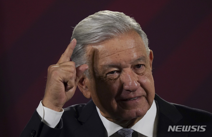 [멕시코시티= AP/뉴시스] 안드레스 마누엘 로페스 오브라도르 멕시코 대통령. 