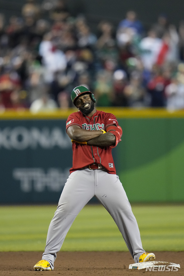 [피닉스=AP/뉴시스] 멕시코 야구 대표팀의 랜디 아로사레나. 2023.03.15