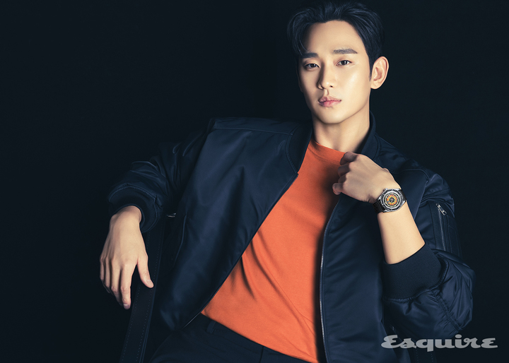 김수현, 노란 니트도 잘 어울리네…화보 공개