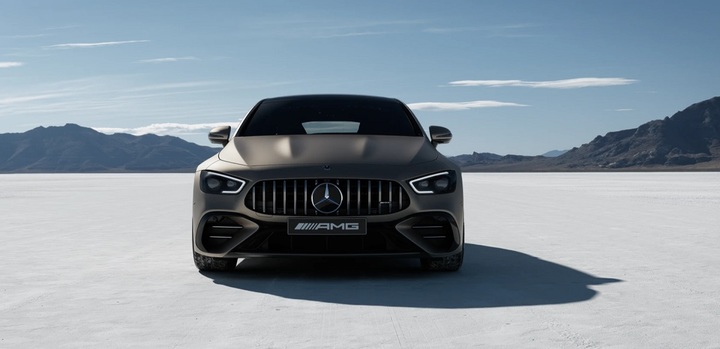 [서울=뉴시스]더 뉴 메르세데스-AMG GT 43 4MATIC+ 다이내믹 골든 데이라이트.(사진=메르세데스-벤츠) 2023.3.17 photo@newsis.com *재판매 및 DB 금지