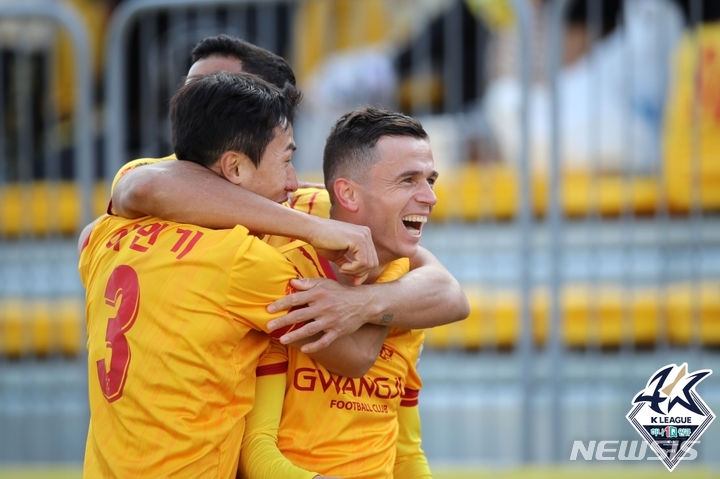 [서울=뉴시스]프로축구 K리그1 광주FC 아사니 (사진 = 프로축구연맹 제공)