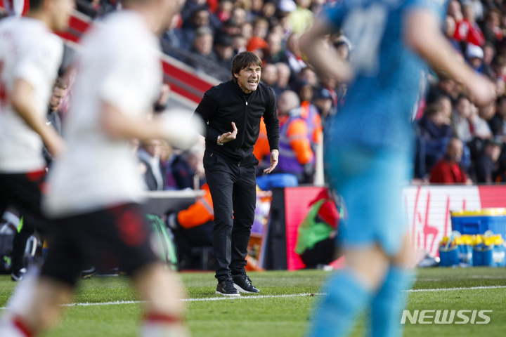 [사우샘프턴=AP/뉴시스]토트넘 콘테 감독. 2023.03.18.