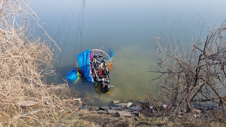 19일 오전 8시 28분께 충남 아산시 선장면에서 패러글라이딩하던 50대 남성이 물에 빠져 숨졌다. 사진=아산소방서 제공 *재판매 및 DB 금지