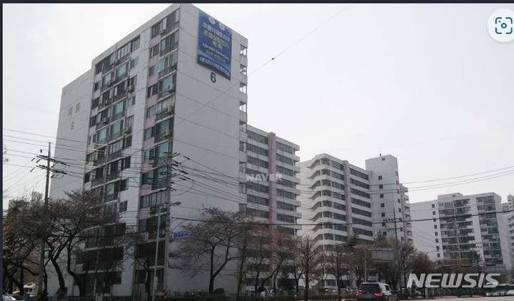 재건축 중인 A아파트 전경.