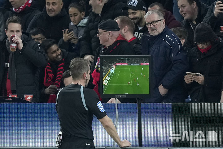 [레버쿠젠=AP/뉴시스]비디오 판독 제도. 2023.03.19.