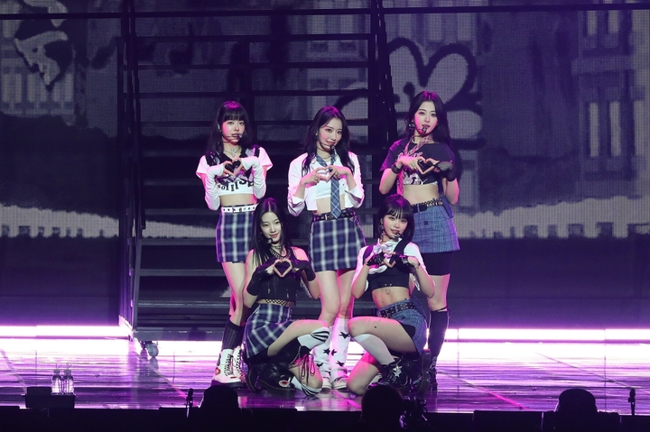 [서울=뉴시스] 르세라핌. 2023.03.20. (사진 = 쏘스뮤직 제공) photo@newsis.com *재판매 및 DB 금지