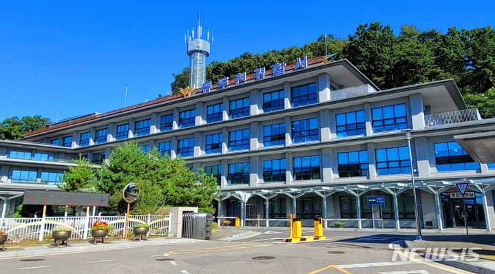 10대들 차에 태워 100㎞ 거리 야산에 두고 도주한 일당