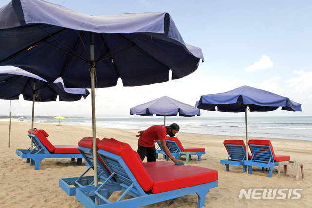 "불법 체류·나체 촬영"…발리, 몰려든 외국인에 '몸살'