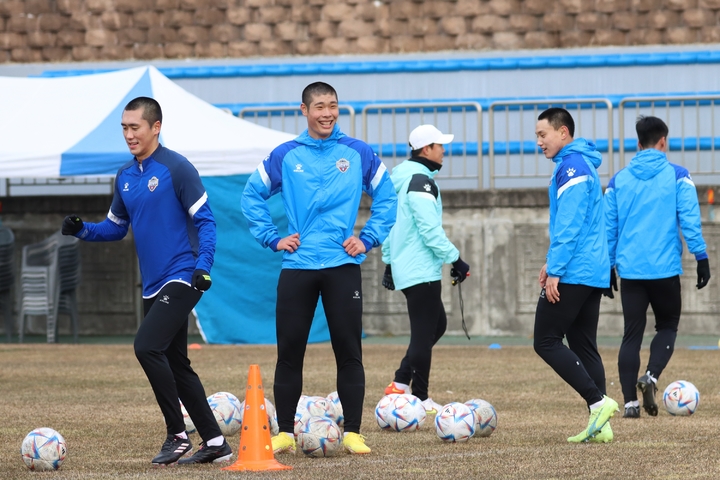  *재판매 및 DB 금지