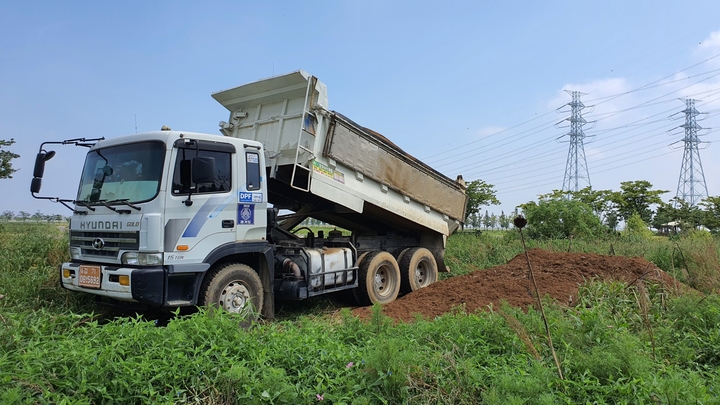 [안산=뉴시스] 친환경 퇴비 무상 농가 공급. (사진=안산시 제공) 2023.03.21. photo@newsis.com *재판매 및 DB 금지