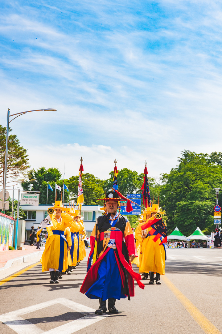 지난 제41회 양양문화제에서 양양취타대가 거리 행진을 하고 있다.양양군 제공 *재판매 및 DB 금지