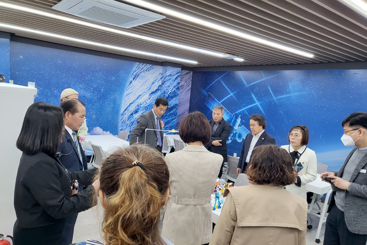 [구례=뉴시스] 전남 구례교육지원청 '창의융합교육관(e-ROOM)' 개관. (사진=구례교육지원청 제공). photo@newsis.com *재판매 및 DB 금지