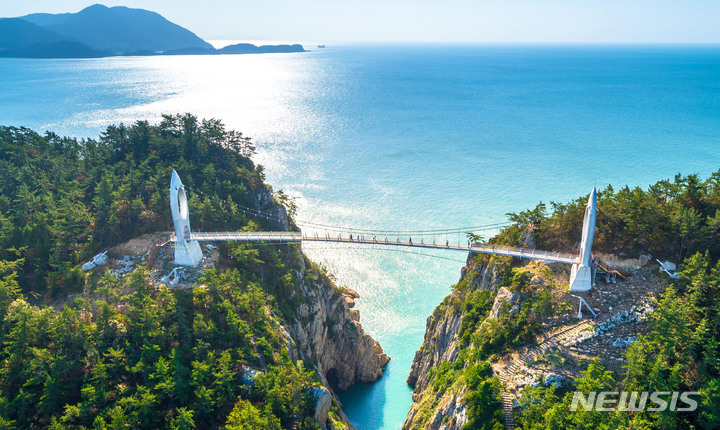 [여수=뉴시스] 행정안전부와 한국섬진흥원이 공동으로 선정한 '찾아가고 싶은 봄섬' 여수 하화도. (사진=전남도 제공) 2023.03.21. photo@newsis.com