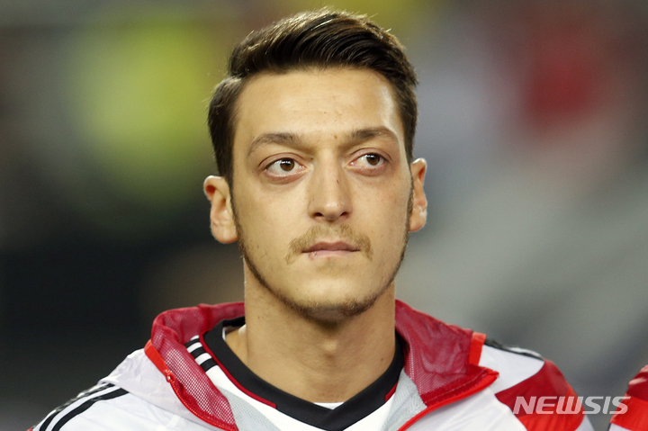 [카이저슬라우테른(독일)=AP/뉴시스]메수트 외질 