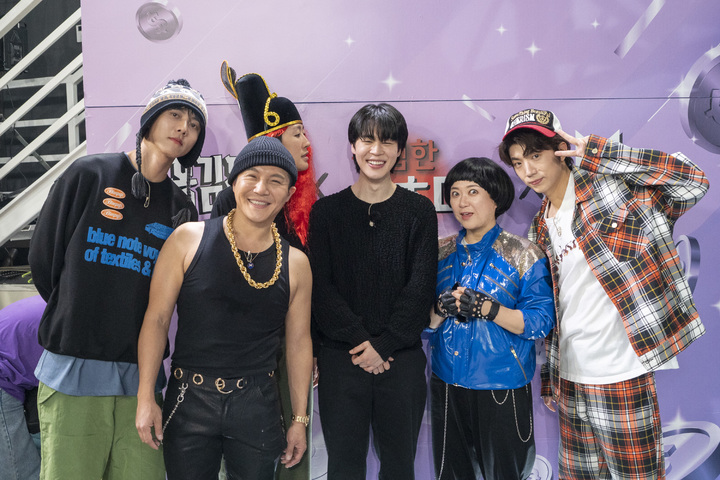 왼쪽부터 주우재, 조세호, 홍진경, 지민, 김숙, 조우영.