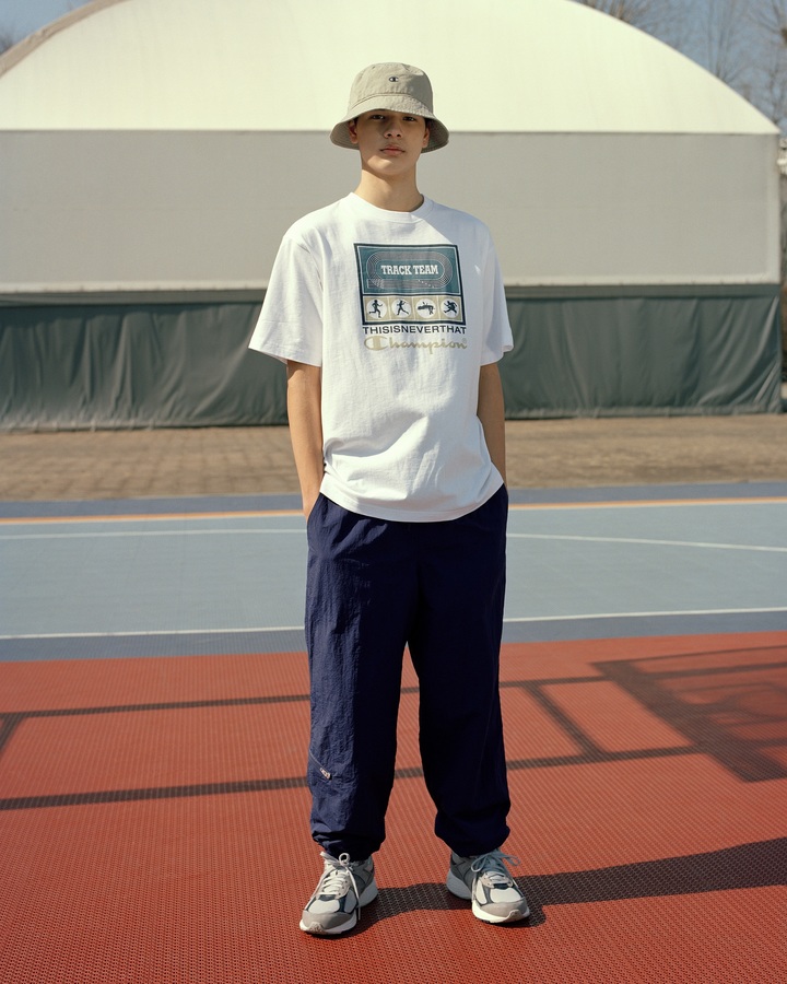 LF_챔피온x디스이즈네버댓 23년 SS시즌 트랙팀 컬렉션 화보(사진=LF 제공) *재판매 및 DB 금지