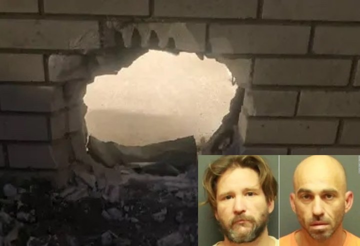 [서울=뉴시스] 미국 버지니아주 뉴포트뉴스 교도소의 재소자 존 가르자(37)와 아리 니모(43)는 20일(현지시간) 칫솔과 금속 물체를 활용해 구멍에 벽을 뚫어 탈옥을 감행했다. 다음 날 두 재소자는 시민의 제보로 인근 한 식당에서 체포됐다. (사진출처 : 미국 뉴포트뉴스 보안관실)2023.03.23 *재판매 및 DB 금지