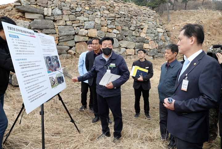 현황을 설명하는 가세로 태안군수 *재판매 및 DB 금지