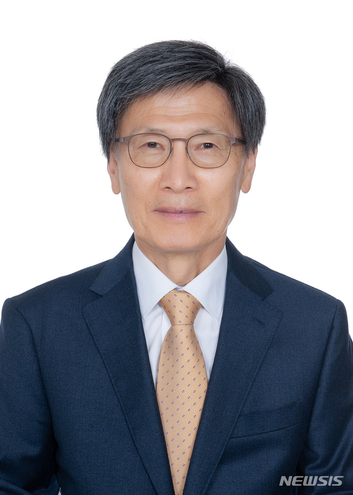 [서울=뉴시스] 윤영관 이사장. (사진=아산정책연구원 제공) 2023.03.23