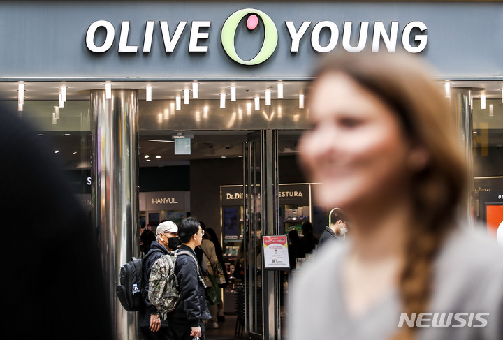 "꼭 가고 싶어요"...삼성전자·SK하이닉스 제친 구직자 올해의 기업 1위는 - 뉴스 썸네일 이미지