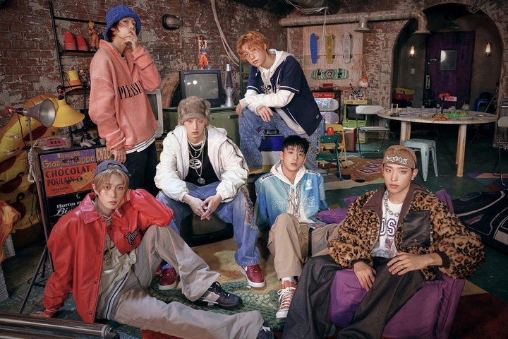 [서울=뉴시스] 그룹 피원하모니(P1Harmony). 23.03.24. (사진=FNC엔터테인먼트 제공) photo@newsis.com *재판매 및 DB 금지