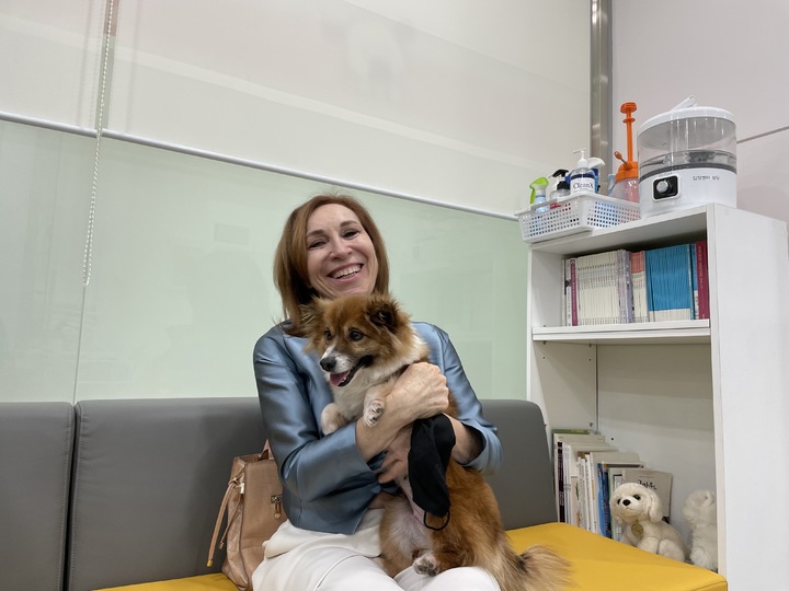 [서울=뉴시스]마르시아 도네르 아브레우 주한 브라질 대사와 니코.(사진=서울시 제공) *재판매 및 DB 금지