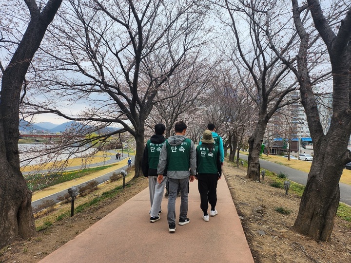 순천시 동천변 잡상인 자리선점 단속 *재판매 및 DB 금지