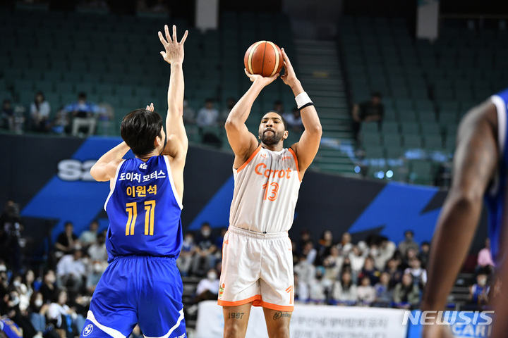 [서울=뉴시스]프로농구 캐롯 로슨. (사진=KBL 제공)