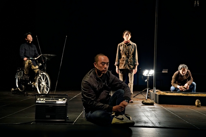 [서울=뉴시스]'섬 이야기' 공연 사진. (사진=극단 크리에이티브 VaQi 제공) 2023.03.26. photo@newsis.com&nbsp; *재판매 및 DB 금지