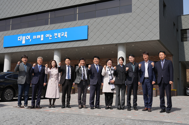 [전주=뉴시스] 전라북도의회 교육위원회. *재판매 및 DB 금지