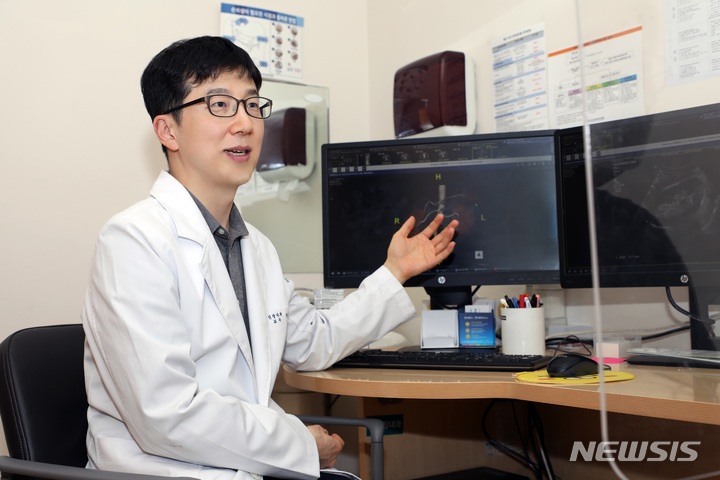 [서울=뉴시스]정수웅 강동경희대학교병원 신장내과 교수. (사진= 강동경희대병원 제공) 2023.03.27. photo@newsis.com.