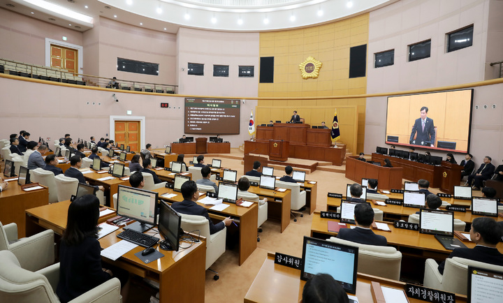 [대전=뉴시스] 조명휘 기자 = 대전광시의회가 28일 오전 제270회 임시회를 개회하고 있다. (사진= 대전시의회 제공) 2023.03.28. photo@newsis.com *재판매 및 DB 금지