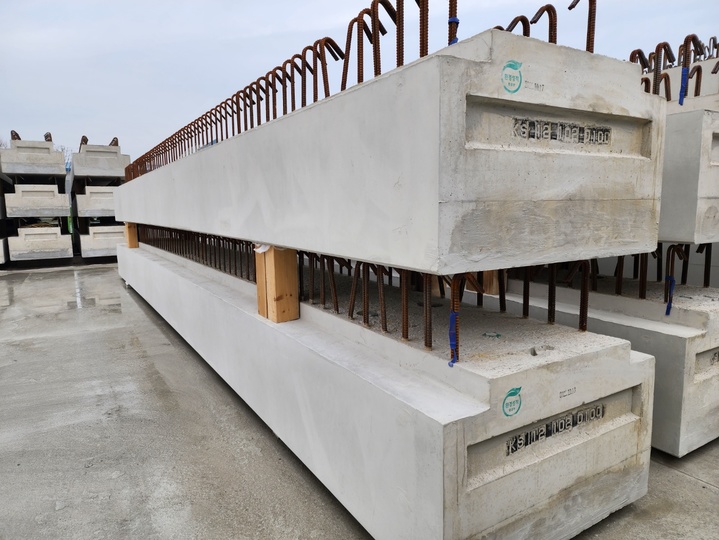 PC업계 최초 환경성적표지 인증 획득한 아이에스동서 건축용PC 거더 제품 (사진제공=아이에스동서) *재판매 및 DB 금지