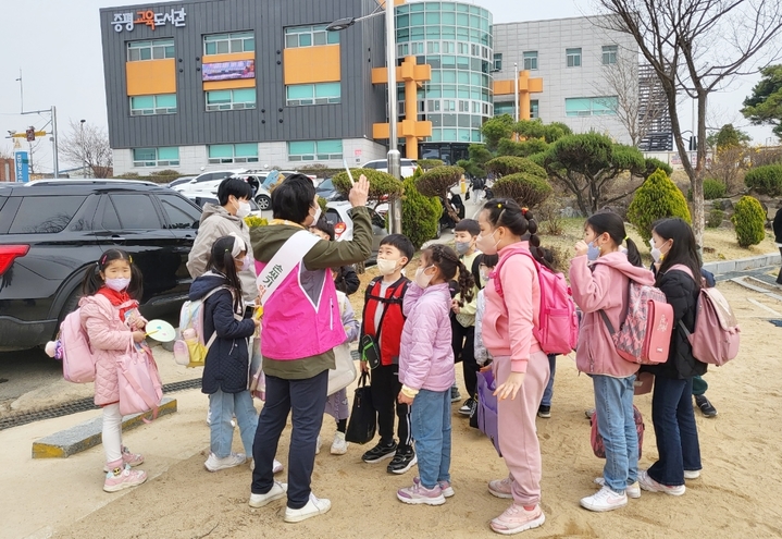 [증평=뉴시스] 어린이 식생활 안전 캠페인. (사진=증평군 제공) photo@newsis.com *재판매 및 DB 금지