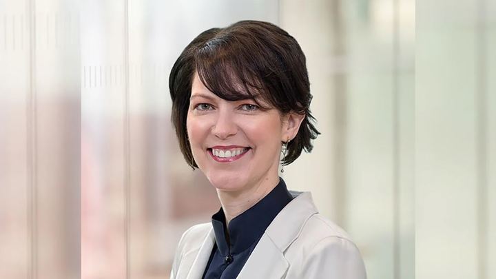 [서울=뉴시스]기네스맥주와 조니워커 위스키를 만드는 세계 최대의 주류 회사 중 하나인 디아지오가 최초의 여성 최고경영자(CEO)로 데브라 크루(사진) 최고운영책임자(COO)를 임명했다고 CNN이 28일 보도했다. <사진 출처 " 디아지오 홈페이지> 2023.3.28.